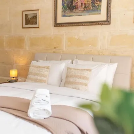 Stunning Views Seafront Townhouse Sliema