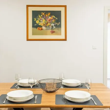 شقة Stunning Views Seafront Townhouse سليمة