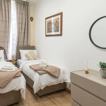 Stunning Views Seafront Townhouse سليمة