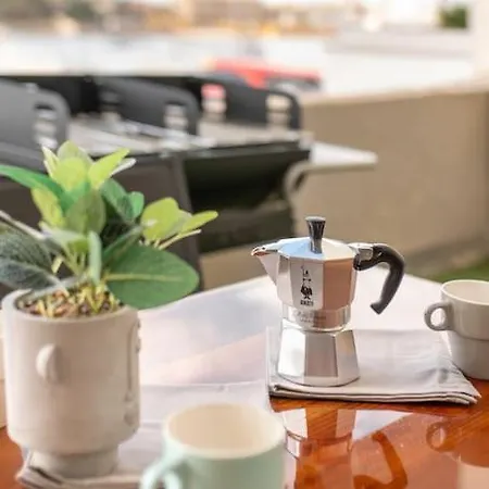 Stunning Views Seafront Townhouse سليمة