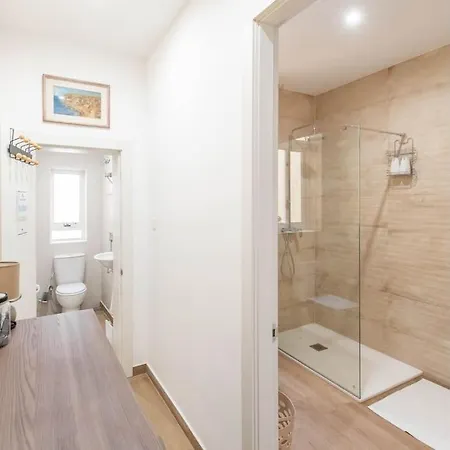 شقة Stunning Views Seafront Townhouse *