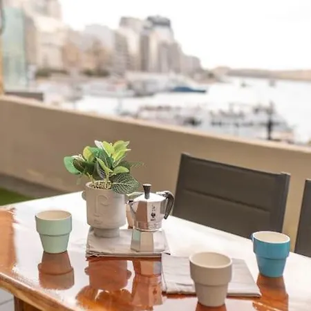 Stunning Views Seafront Townhouse Apartament