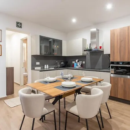 Stunning Views Seafront Townhouse Apartament
