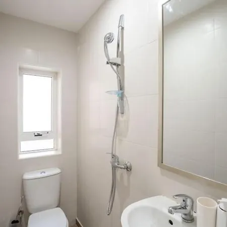 شقة Stunning Views Seafront Townhouse *